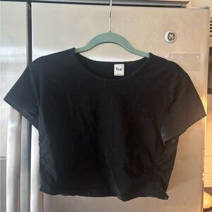 Aritzia TNA Cropped Rouched workout top